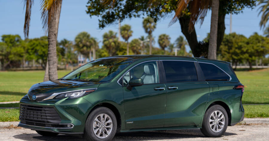The Safest Minivans of 2022 For Your Family