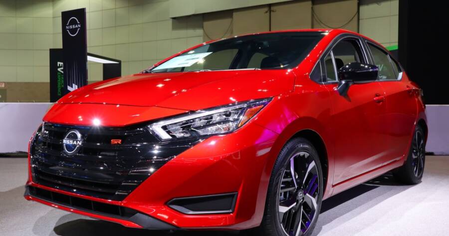 Inside the 2021 Nissan Versa